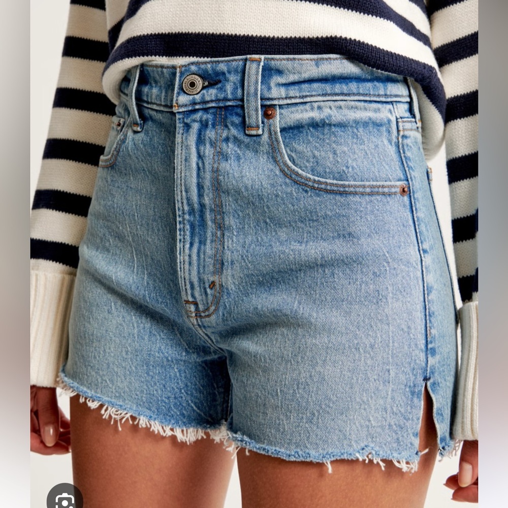Abercrombie 4” Mom Short